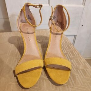 Madden Girl Yellow Ankle Strap Heels New In Box